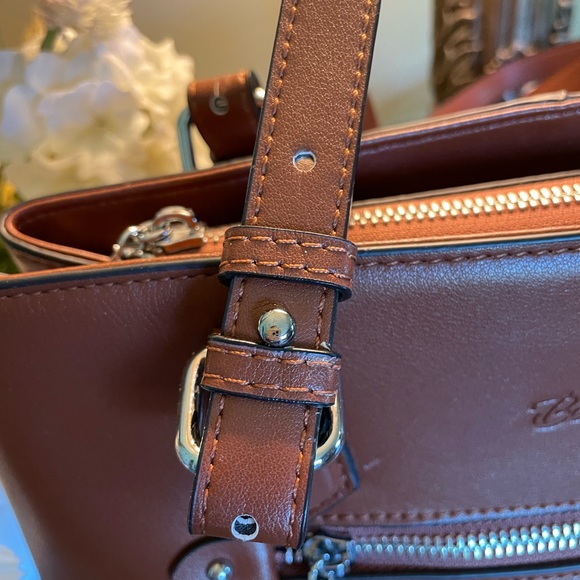 Bostanten Women Leather Shoulder Handbag (med) like new condition - Picture 14 of 15